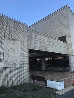坂戸中央図書館