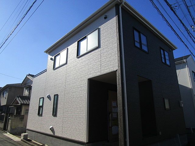 北東角地。カースペース１台分。西武新宿線「本川越駅」も利用可。都市ガス・本下水。